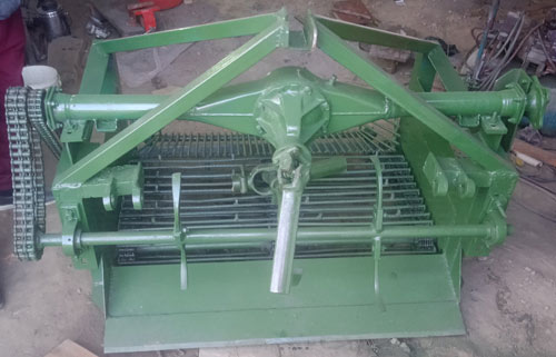 Tractor Operated Taro Harvester with Washer - Photo