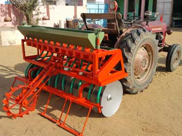 Groundnut Digger and Disc Harrow Seed Drill  - Photo