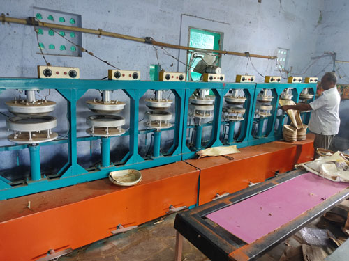 Areca-nut Leaf Moulding Machine  - Photo